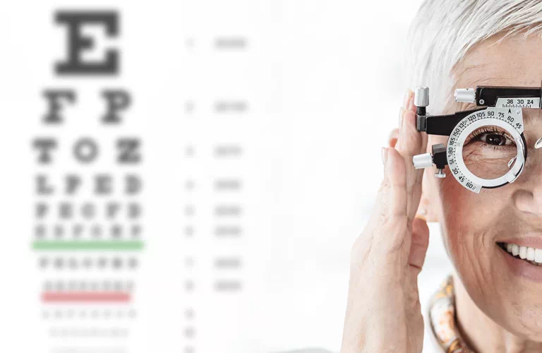 badanie wzroku przy pomocy tablicy Snellena